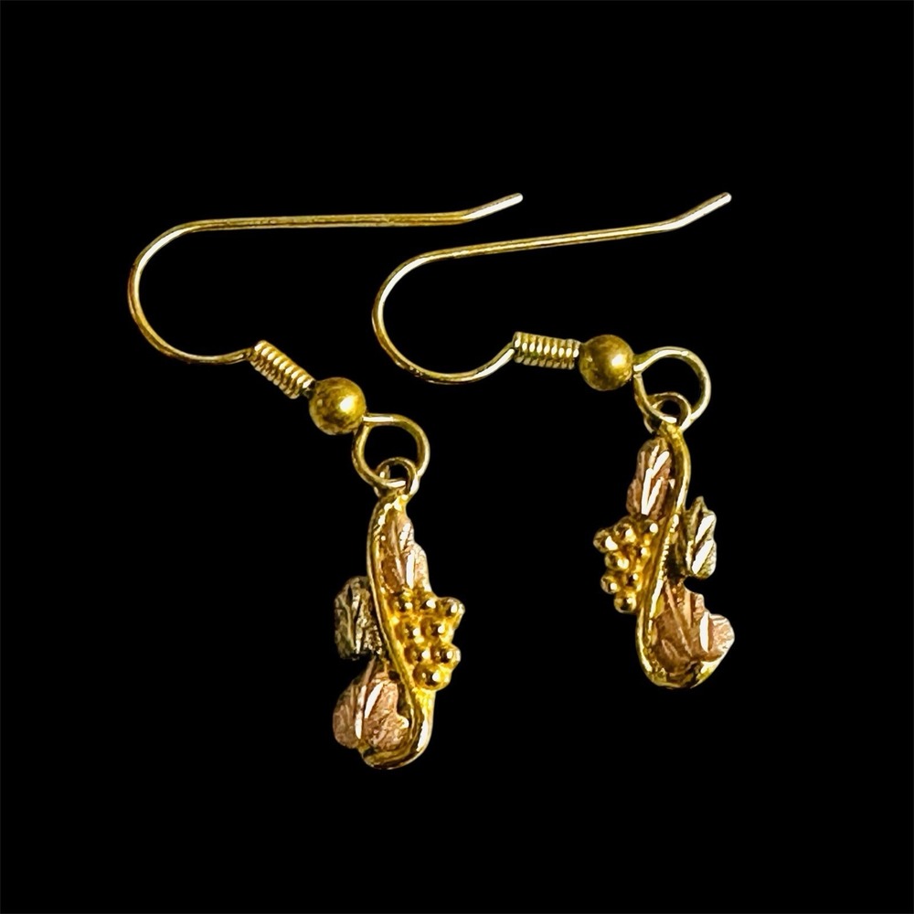 Vintage 10K Yellow Gold Black Hills Grapes Leaves Dangle Earrings 1.8 Grams